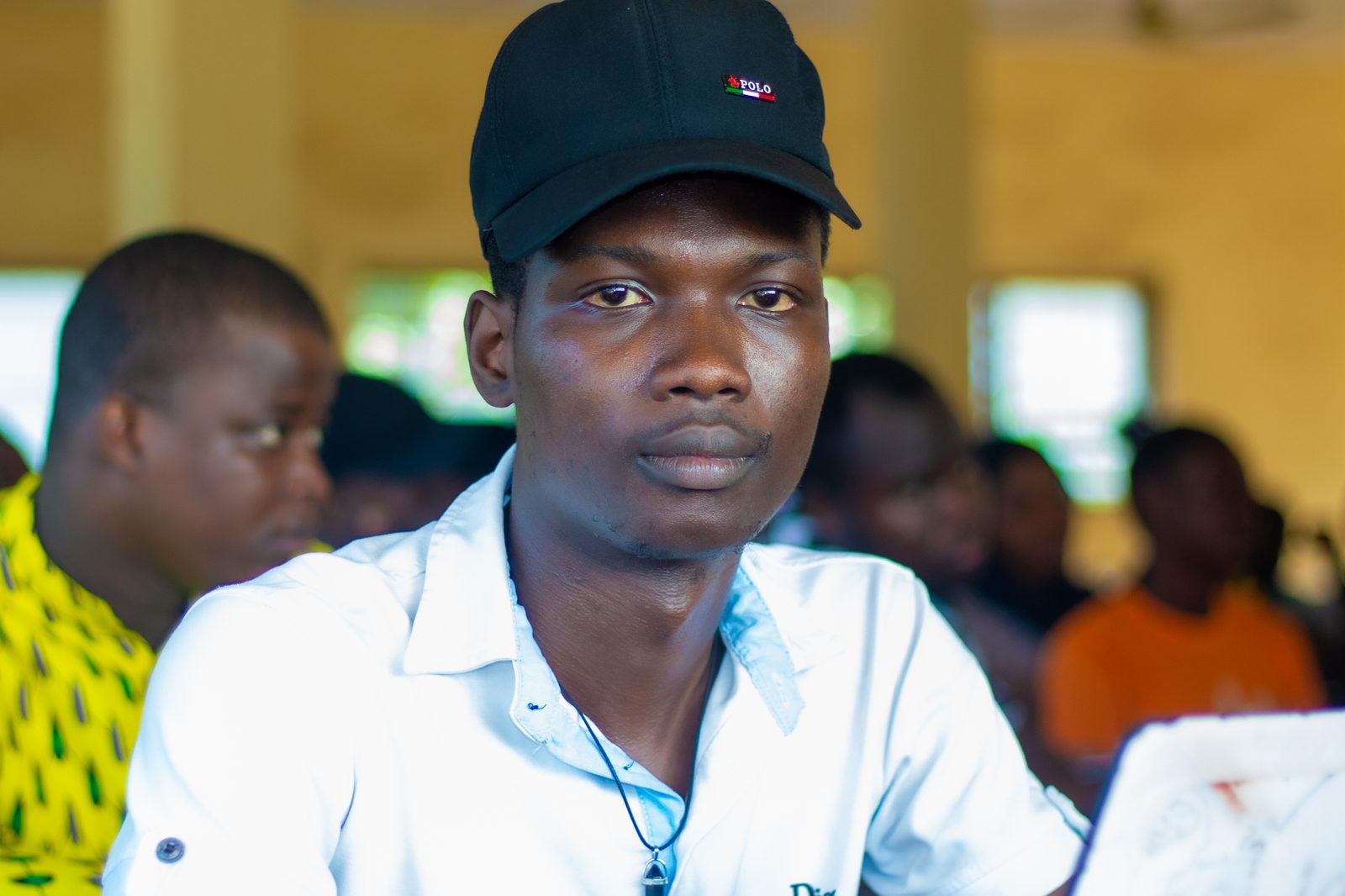Une participante dans la salle